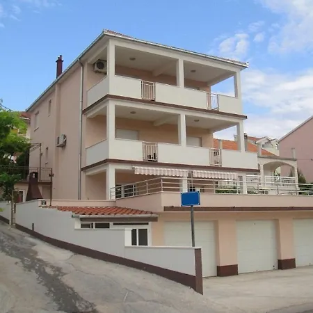 Dragutin - 80m From Sea Trogir