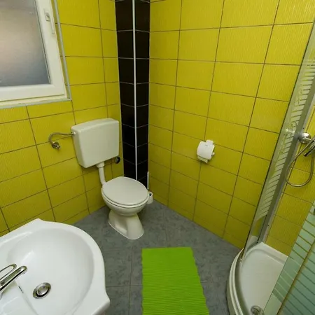 Apartment Dragutin - 80m From Sea Trogir